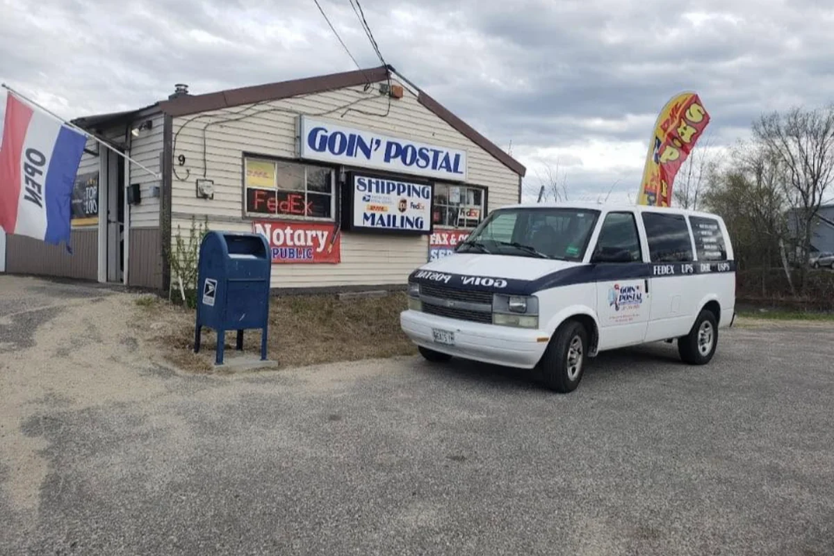 Exterior of Goin' Postal Auburn shipping center in Auburn, ME