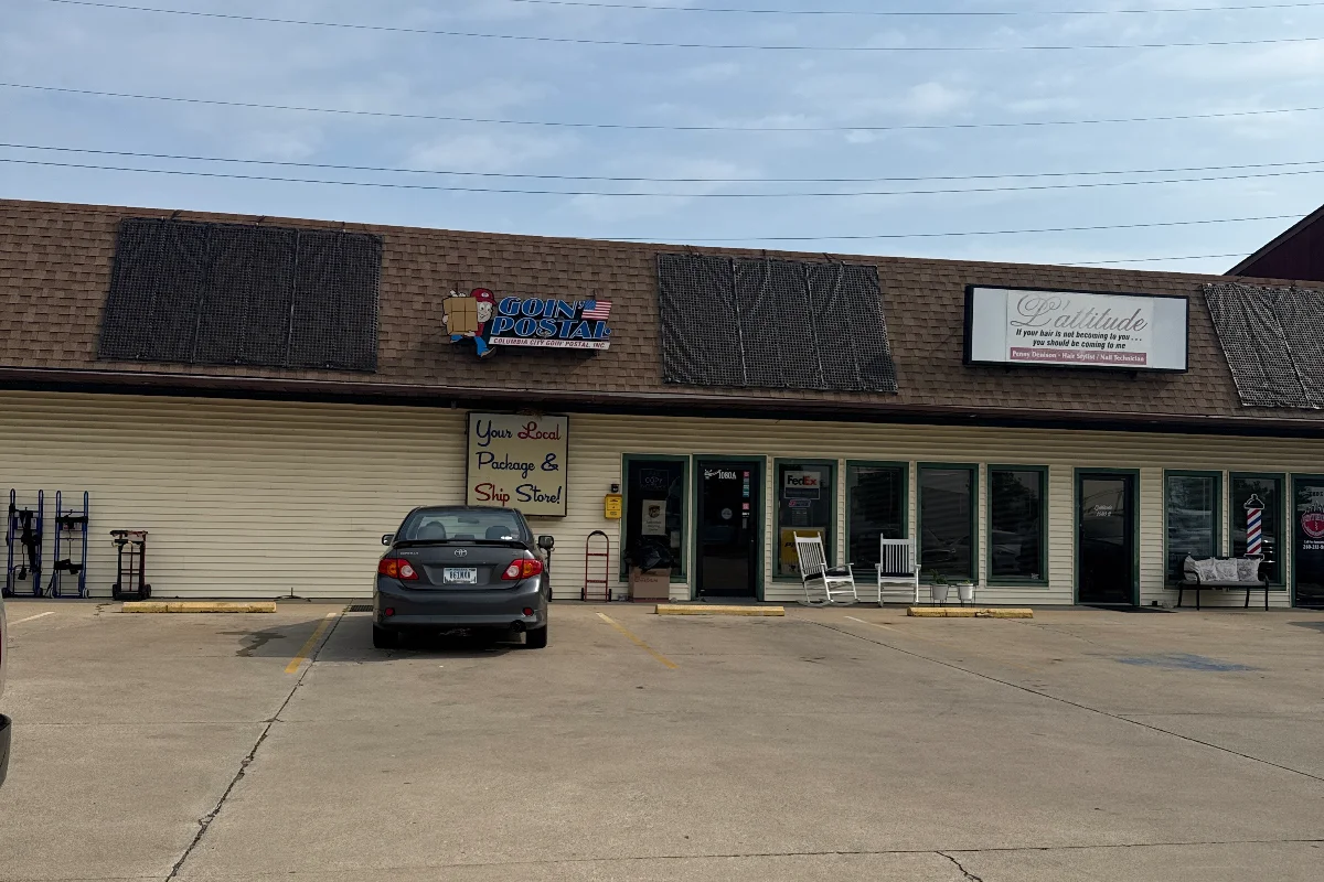 Exterior of Goin' Postal Columbia City shipping center in Columbia City, IN