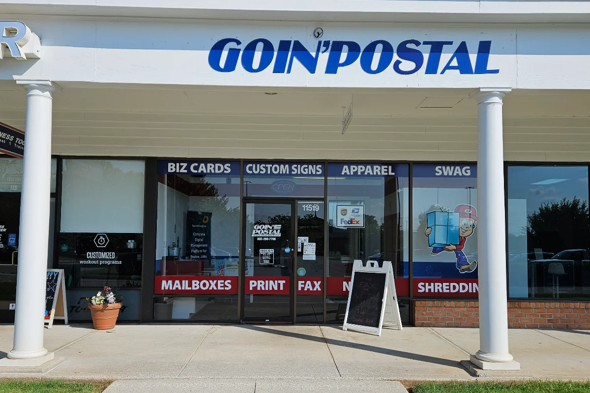 Exterior of Goin' Postal Farragut shipping center in Farragut, TN