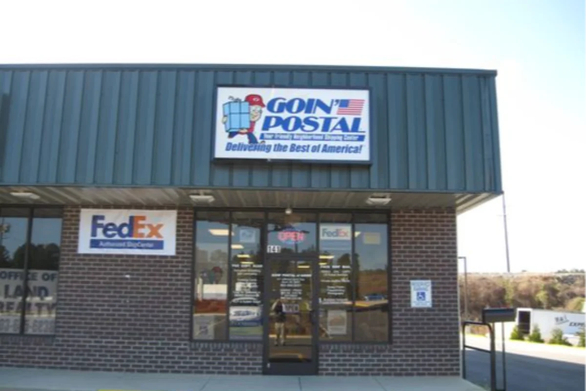 Exterior of Goin' Postal Aiken shipping center in Aiken, SC