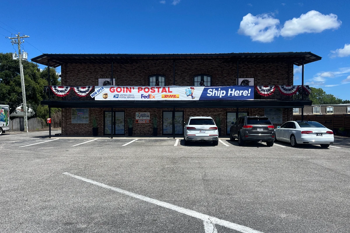Exterior of Goin' Postal Ocean Springs shipping center in Ocean Springs, MS